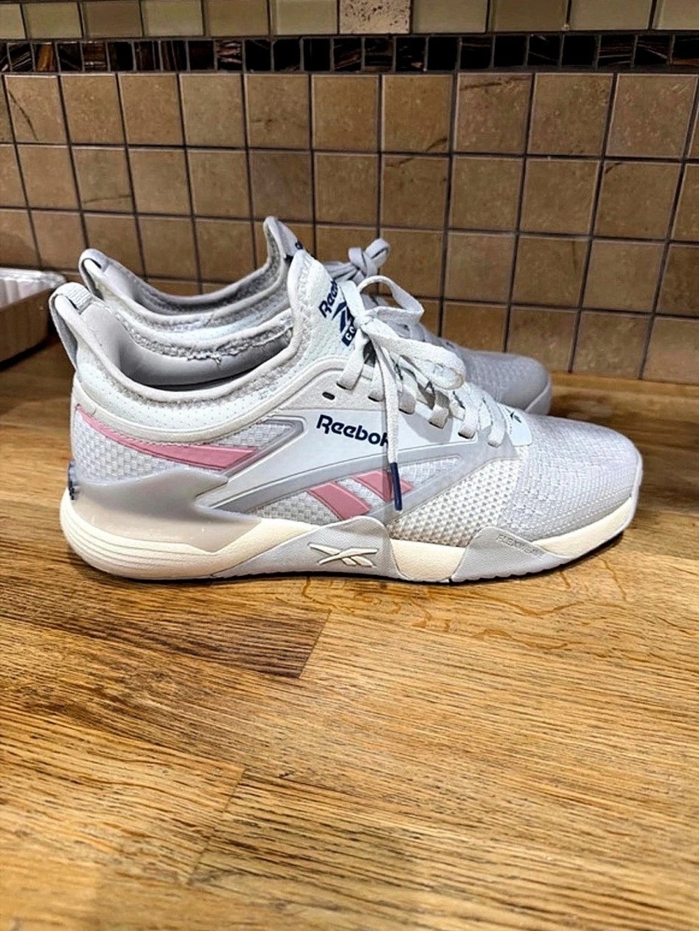 Reebok Court Advance Bold White Pink Glow Athletic Shoes US 8.5